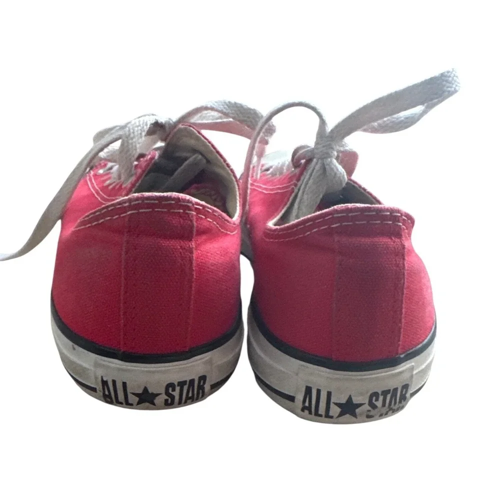 Converse Chuck Taylor All‎ Star Low Top Sneakers Red Canvas Mens 5 Womens 7 - Picture 2 of 6
